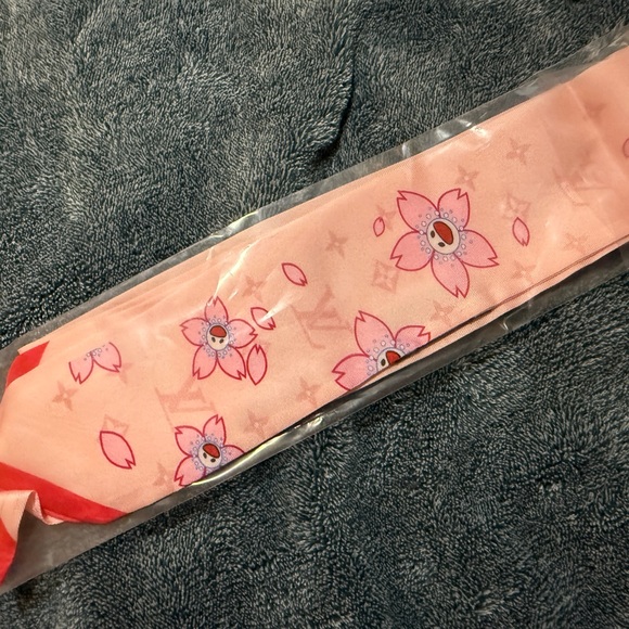 LV Cherry Blossom Pink and Brown Scarf Set - Picture 11 of 11